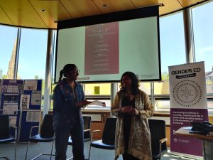 Sharessa Naido receiving the award from Hemangini Gupta